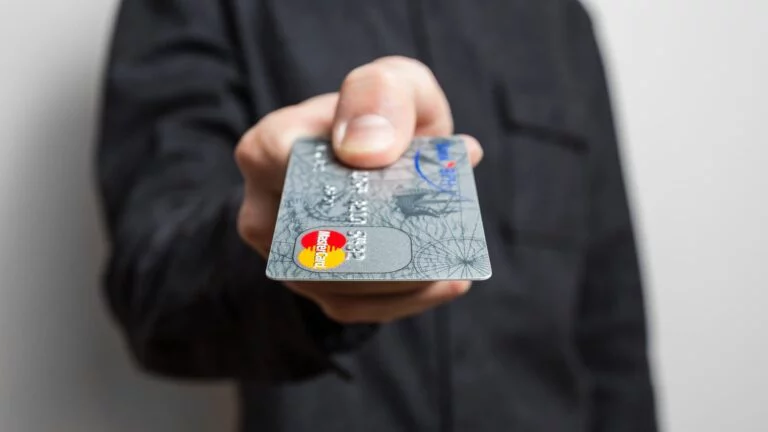 Jak zdobyć bon 400 zł do Biedronki