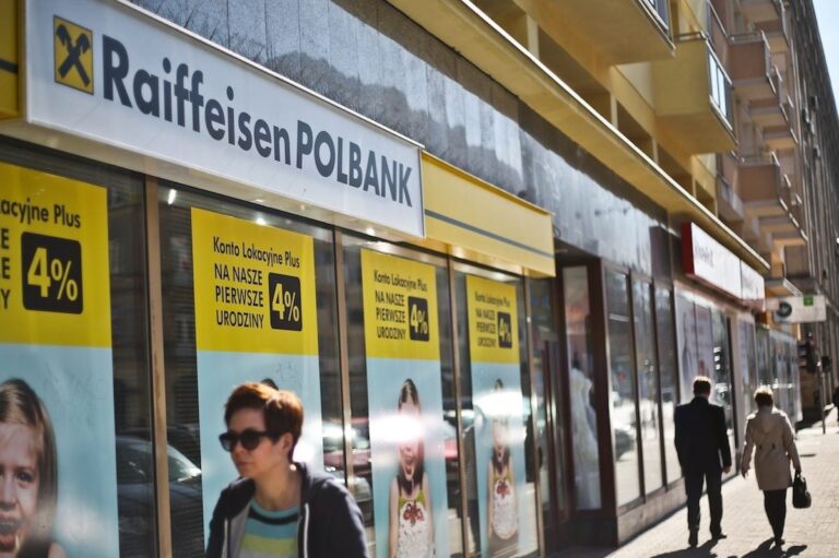 Znikają bankomaty Raiffeisen Polbank