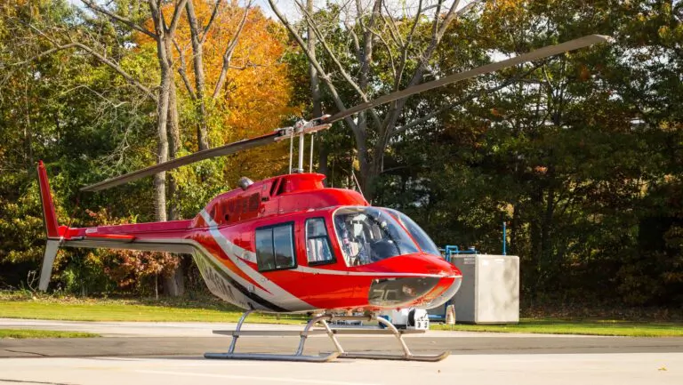 Policyjny helikopter kontroluje autostrady