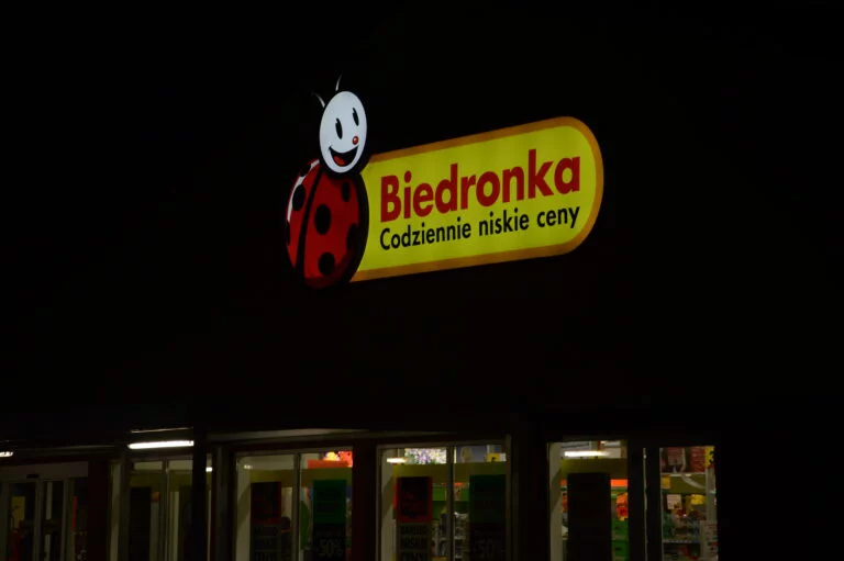 Biedronka zatrudni seniorów