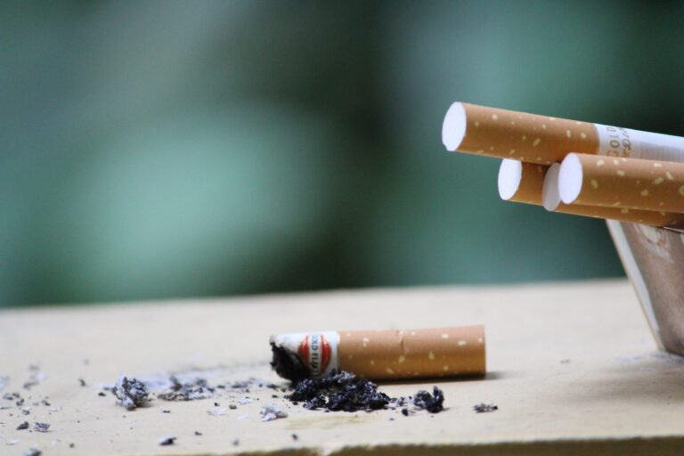 Ile Polacy wydają rocznie na papierosy?